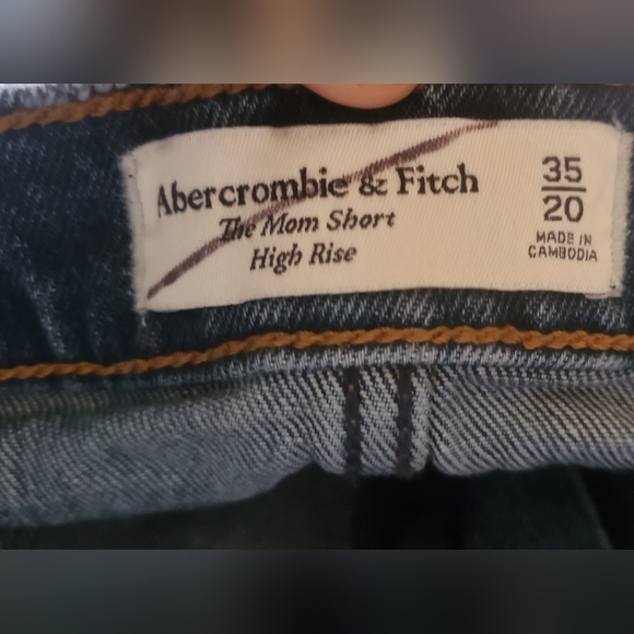 Abercrombie & Fitch high rise distressed shorts - Picture 3 of 3